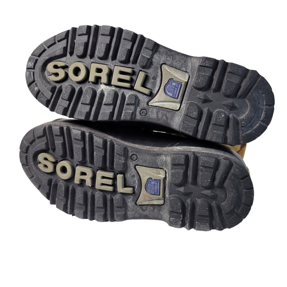 Sorel Caribou suede and rubber snow boots Size 7
